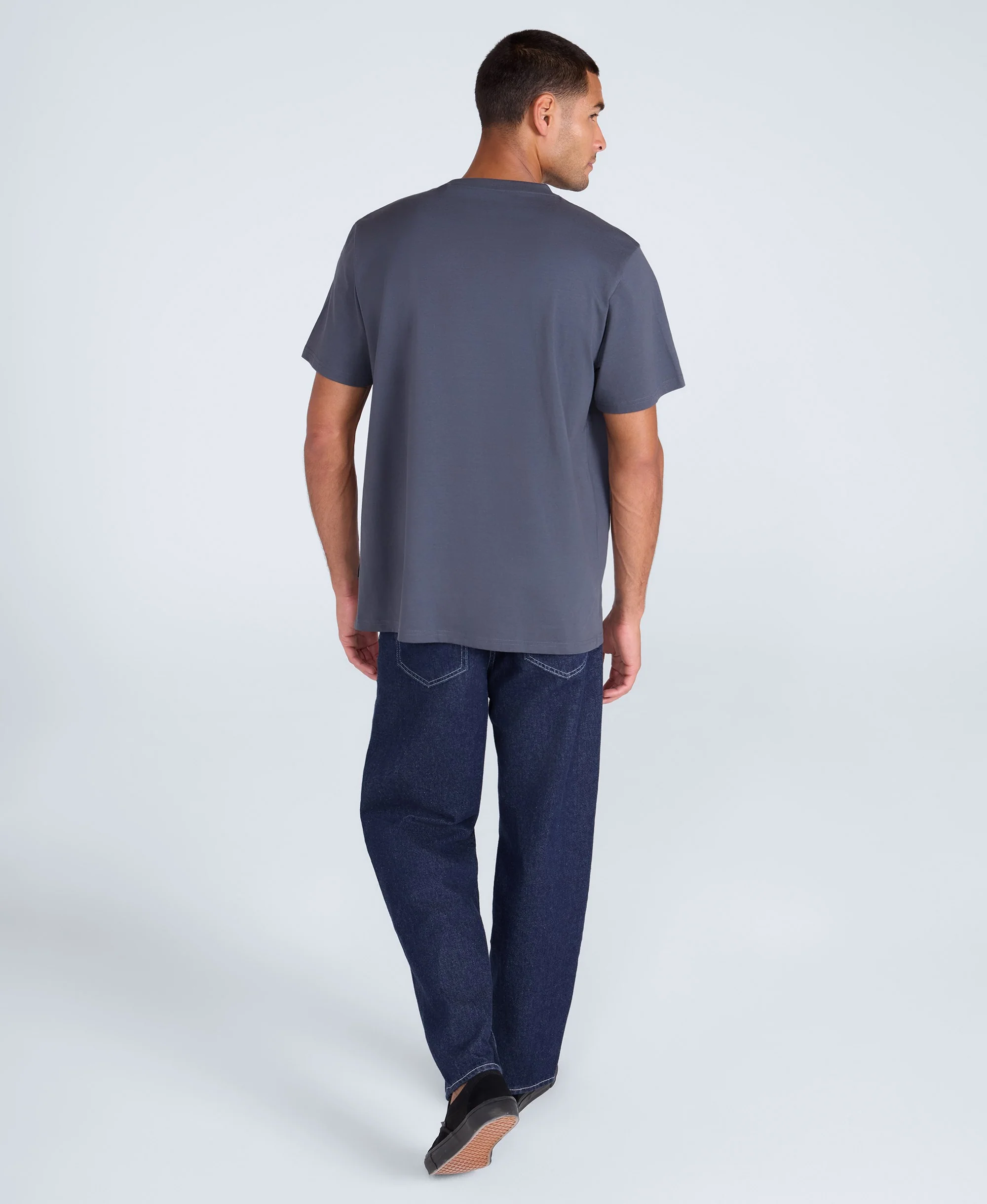 Chase Mens Plain Relaxed T-Shirt - Dark Grey - Image 5